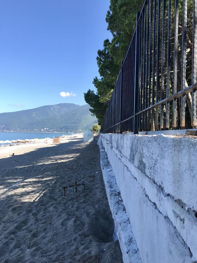 Частный Дом У Моря Gagry Exterior photo